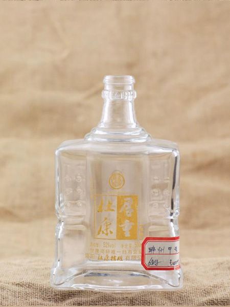 高白酒瓶